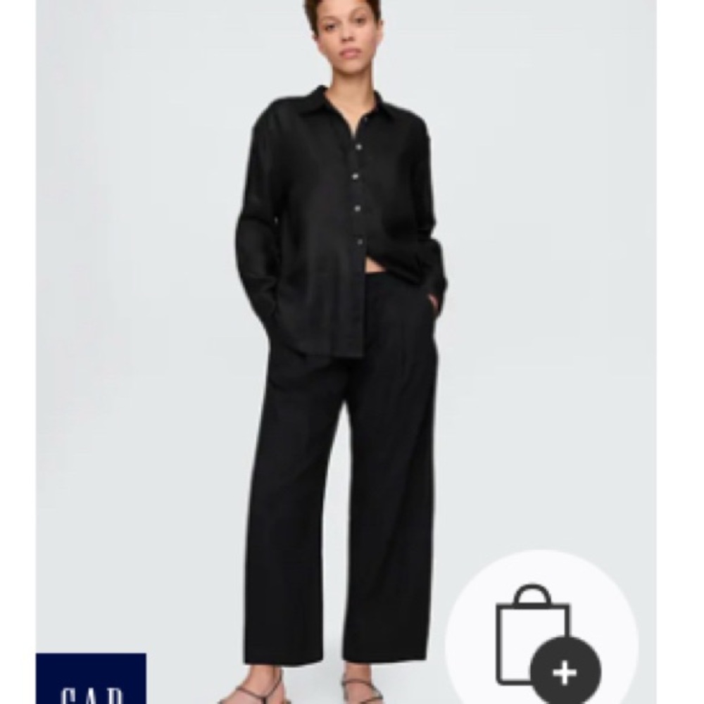 GAP Black Cropped Pants